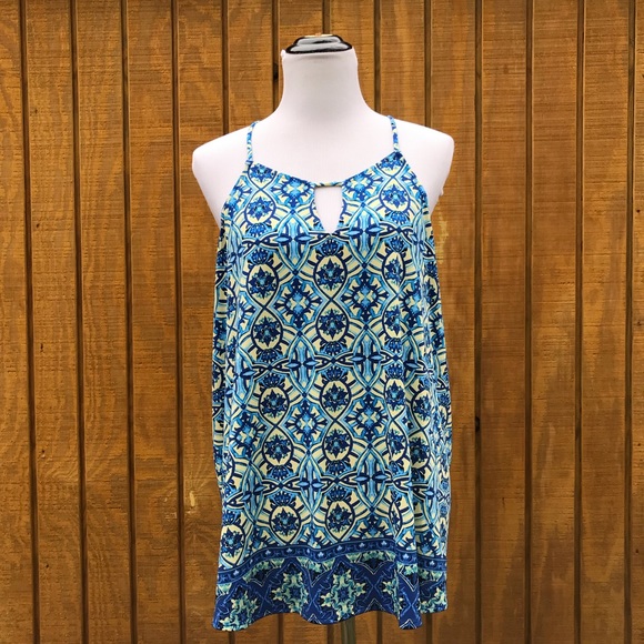 The Limited V-Neck Cami. Size 1X - Picture 2 of 8